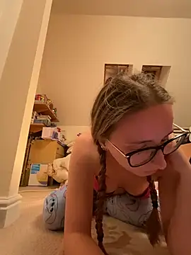 Snapshot of SophMaeexo chatting on March 18, 2026, 11:41 pm SophMaeexo online show from March 18, 2026, 11:41 pm