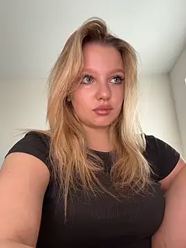 bettyloveu online show from May 13, 2026, 4:10 am