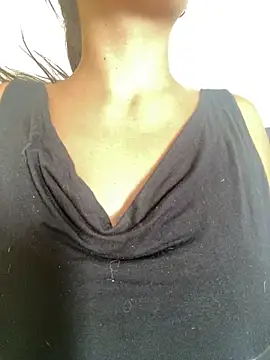 prisci1 online show from March 26, 2026, 3:28 pm