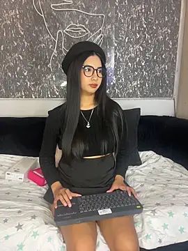 Gretel Streit online show from May 16, 2026, 3:25 am