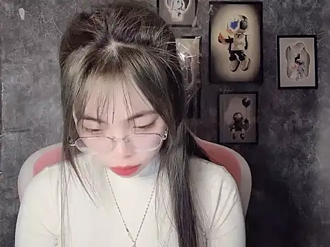 Snapshot of Suzuka99 chatting on March 13, 2026, 8:32 am Suzuka99 online show from March 13, 2026, 8:32 am