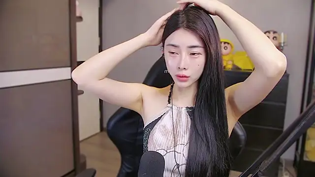Snapshot of XiaoYuBao- chatting on April 15, 2026, 3:30 pm XiaoYuBao- online show from April 15, 2026, 3:30 pm