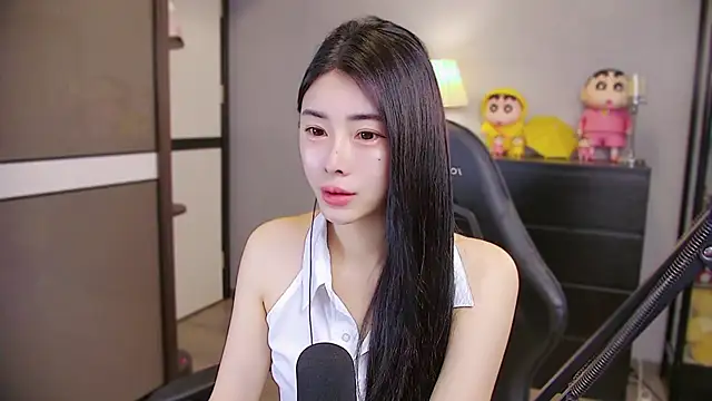 Snapshot of XiaoYuBao- chatting on April 18, 2026, 4:00 pm XiaoYuBao- online show from April 18, 2026, 4:00 pm