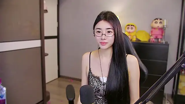 Snapshot of XiaoYuBao- chatting on April 18, 2026, 7:07 pm XiaoYuBao- online show from April 18, 2026, 7:07 pm