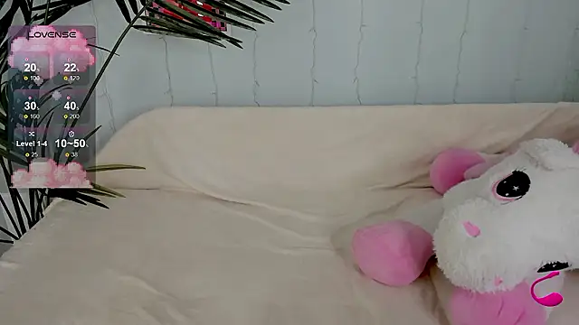 Snapshot of Small_panther chatting on March 18, 2026, 1:31 am Small panther online show from March 18, 2026, 1:31 am