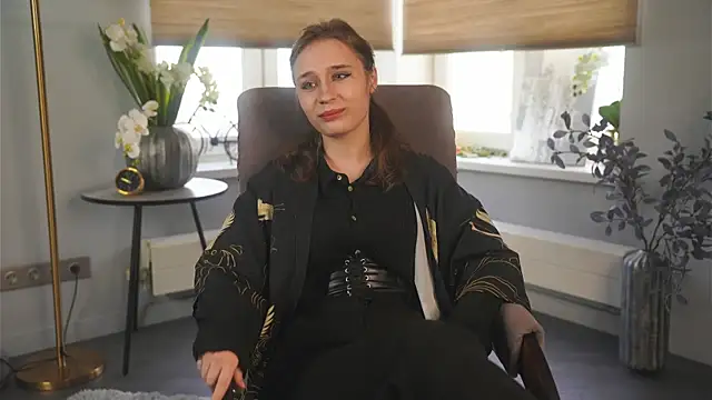 Snapshot of HilaryHauss chatting on March 18, 2026, 12:08 pm HilaryHauss online show from March 18, 2026, 12:08 pm