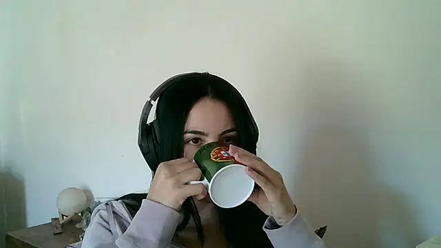 AnabeleNogueira online show from June 17, 2026, 5:14 pm