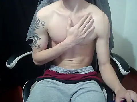 Snapshot of crixus11111 chatting on March 18, 2026, 5:10 am crixus11111 online show from March 18, 2026, 5:10 am