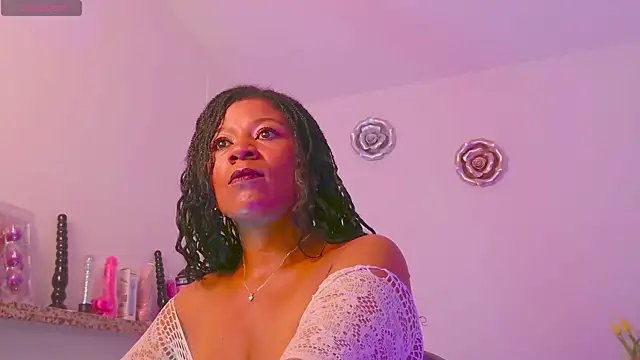 KeisySmith online show from May 5, 2026, 8:28 pm