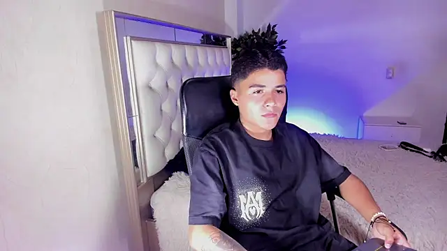 Snapshot of Liam_Dustin chatting on May 30, 2026, 8:17 pm Liam Dustin online show from May 30, 2026, 8:17 pm
