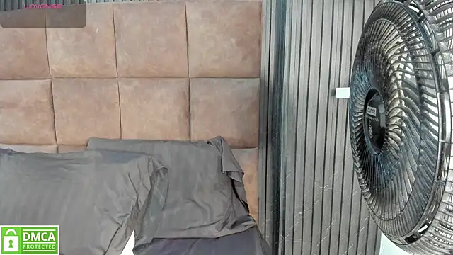 Candy Charls online show from June 1, 2026, 7:15 pm