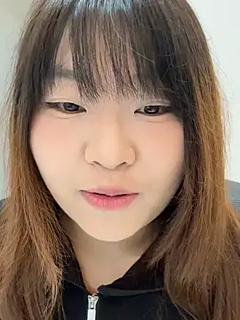 Cake015 online show from March 17, 2026, 3:11 am