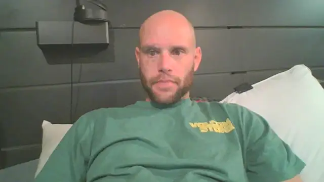 CaptCraker online show from April 4, 2026, 11:46 pm