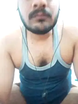 Snapshot of Decentlover67 chatting on April 7, 2026, 3:01 pm Decentlover67 online show from April 7, 2026, 3:01 pm