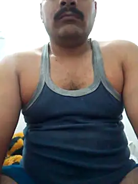 Snapshot of Decentlover67 chatting on April 12, 2026, 2:00 pm Decentlover67 online show from April 12, 2026, 2:00 pm