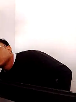 Snapshot of TavoMalex chatting on March 18, 2026, 6:11 pm TavoMalex online show from March 18, 2026, 6:11 pm