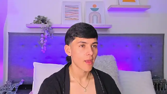 Andrew restrepoo online show from May 27, 2026, 3:53 pm