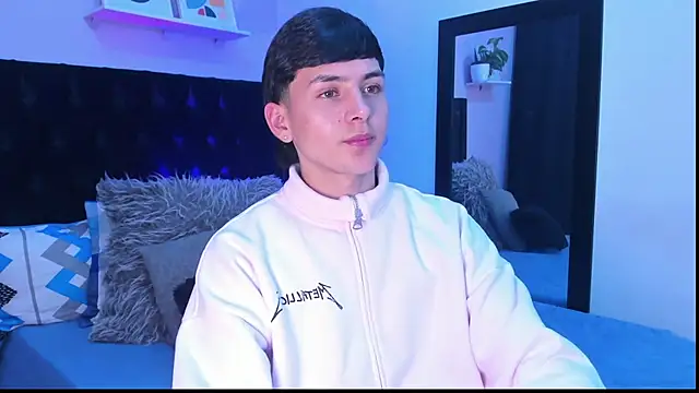 Andrew restrepoo online show from July 12, 2026, 1:07 am