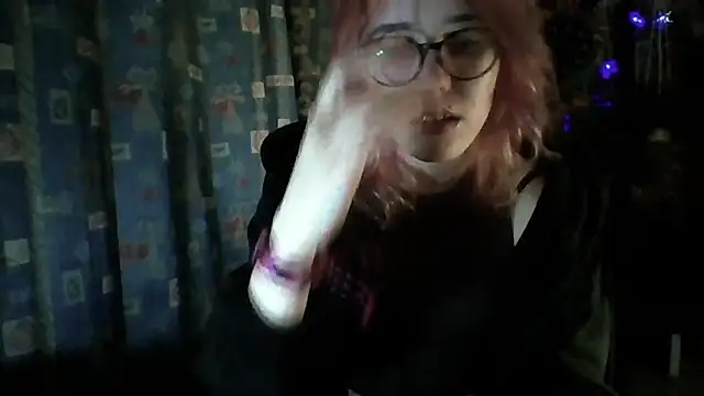 Snapshot of whiny_emo_boi chatting on April 4, 2026, 9:34 pm whiny emo boi online show from April 4, 2026, 9:34 pm