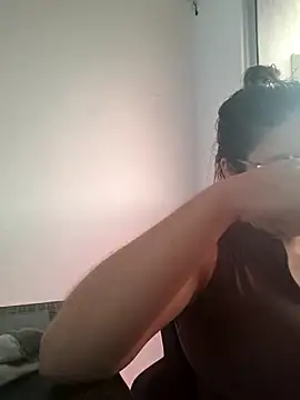Snapshot of Aila_Phone chatting on April 8, 2026, 9:15 pm Aila Phone online show from April 8, 2026, 9:15 pm