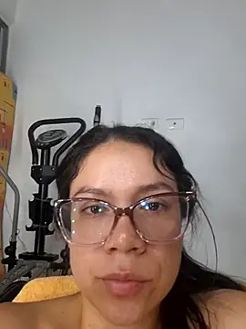 Snapshot of Aila_Phone chatting on April 12, 2026, 5:01 am Aila Phone online show from April 12, 2026, 5:01 am