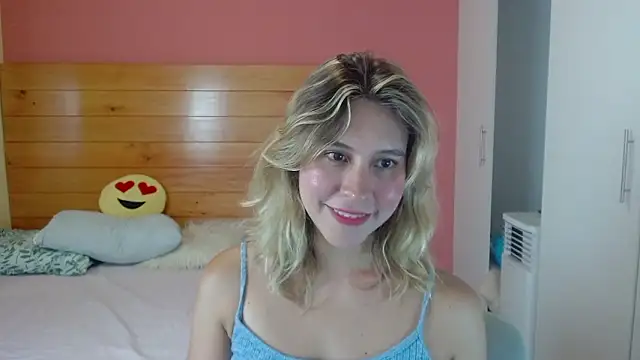 Snapshot of Dulce_Victoria_ chatting on March 19, 2026, 2:26 am Dulce Victoria online show from March 19, 2026, 2:26 am