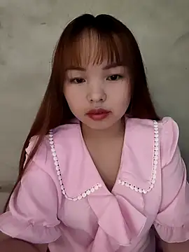 Mina xYx online show from May 6, 2026, 6:19 am