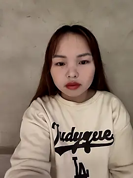 Mina xYx online show from May 9, 2026, 4:28 am