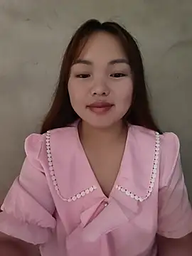 Mina xYx online show from May 18, 2026, 4:07 am