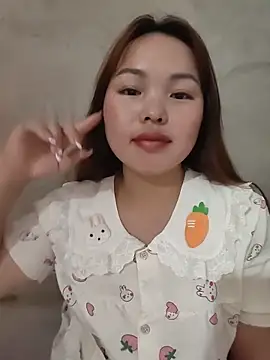 Mina xYx online show from May 28, 2026, 4:43 am