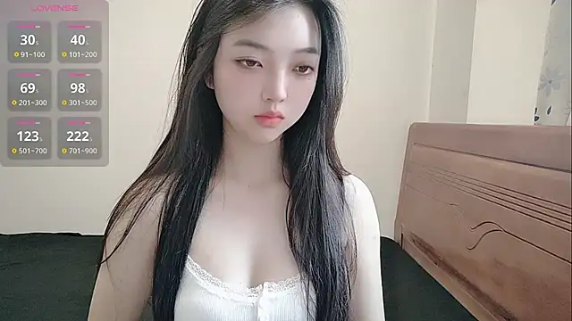 oblakitty  online show from May 6, 2026, 12:30 am