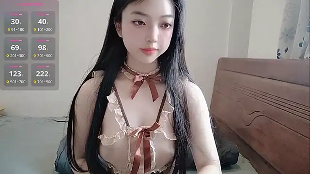 oblakitty  online show from May 22, 2026, 1:02 am