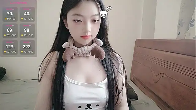 oblakitty  online show from June 13, 2026, 12:41 am