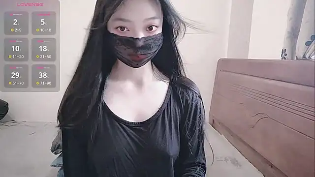 oblakitty  online show from June 14, 2026, 12:41 am