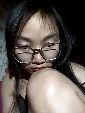 emmasexy2k online show from March 27, 2026, 8:26 am