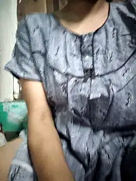 model seela online show from May 9, 2026, 5:29 pm
