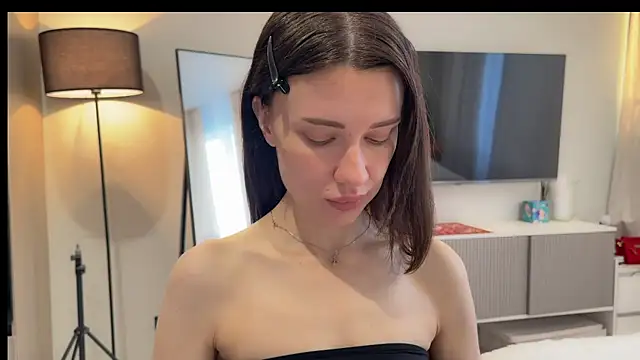 Nicolekira online show from March 23, 2026, 3:54 am