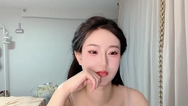 1X-yiyi online show from May 27, 2026, 12:24 pm