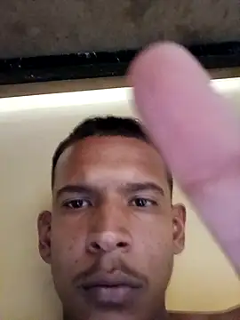 Snapshot of Ron_0101 chatting on March 15, 2026, 7:31 pm Ron 0101 online show from March 15, 2026, 7:31 pm