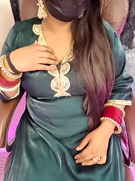 Snapshot of Miss_roohi chatting on March 17, 2026, 8:50 am Miss roohi online show from March 17, 2026, 8:50 am