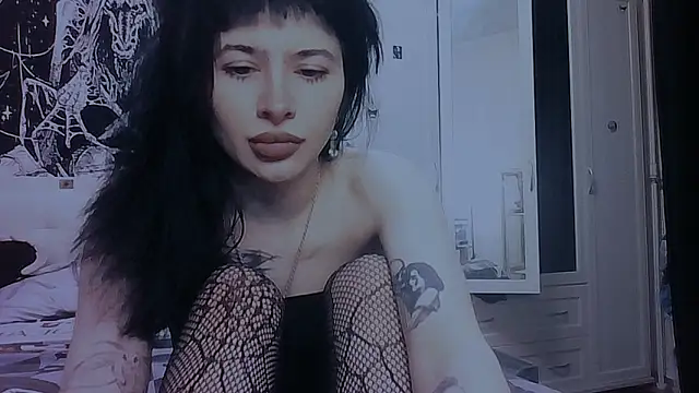 Snapshot of AllisonDeetz chatting on April 15, 2026, 7:10 pm AllisonDeetz online show from April 15, 2026, 7:10 pm