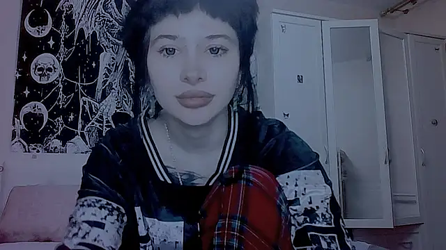 Snapshot of AllisonDeetz chatting on April 22, 2026, 7:15 pm AllisonDeetz online show from April 22, 2026, 7:15 pm
