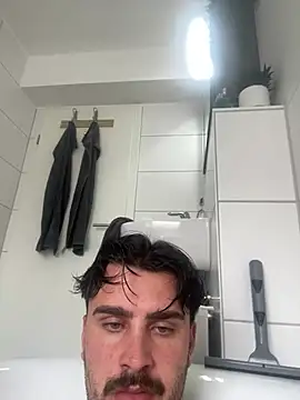 Snapshot of Youngbooy44 chatting on March 17, 2026, 11:13 am Youngbooy44 online show from March 17, 2026, 11:13 am