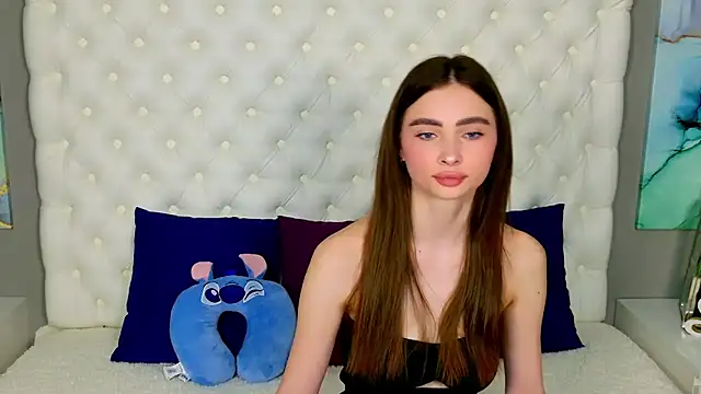 MilaLick online show from June 12, 2026, 5:39 am