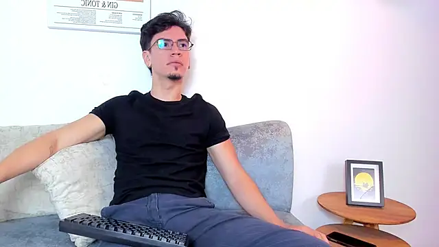 Snapshot of manu_ferx chatting on March 18, 2026, 1:14 pm manu ferx online show from March 18, 2026, 1:14 pm