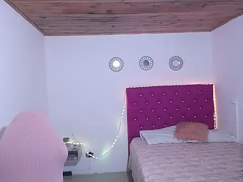 Snapshot of Pinkg_Fox10 chatting on March 17, 2026, 11:46 am Pinkg Fox10 online show from March 17, 2026, 11:46 am