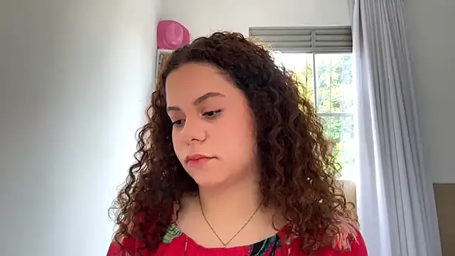 Snapshot of ZolaKoo chatting on March 18, 2026, 1:58 pm ZolaKoo online show from March 18, 2026, 1:58 pm