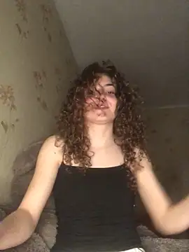 Snapshot of AriaHop chatting on March 17, 2026, 5:16 pm AriaHop online show from March 17, 2026, 5:16 pm