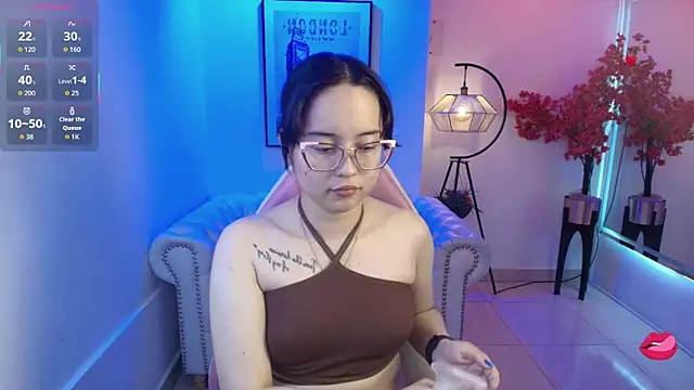 Snapshot of Shady_bug chatting on April 28, 2026, 8:14 pm Shady bug online show from April 28, 2026, 8:14 pm