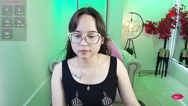 Snapshot of Shady_bug chatting on April 30, 2026, 8:26 pm Shady bug online show from April 30, 2026, 8:26 pm